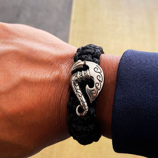 Trouver le Cadeau Original Homme Idéal : Offrez un Bracelet Maori Hei Matau