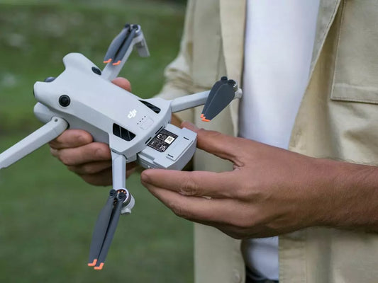 DJI Mini 4 Pro : Le Drone Ultime pour les Aventuriers Modernes