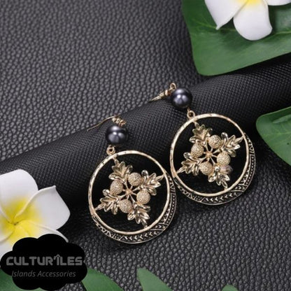 Boucles d'Oreilles Polynésiennes : Perles, Fleurs et Lune