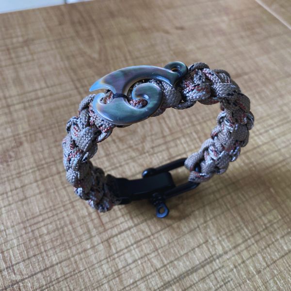 Bracelet Hei Matau Maori Nouvelle-Zélande/Polynésie – Bijou Protecteur, Artisanat